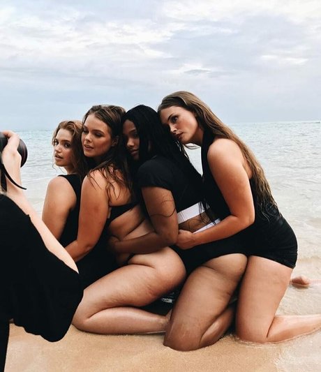 Curvy Goddesses naked pornstar photo