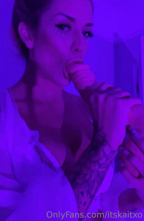 itssaraxo model erotic photo