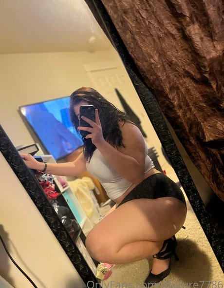 dfuture7786 model pornographic photos