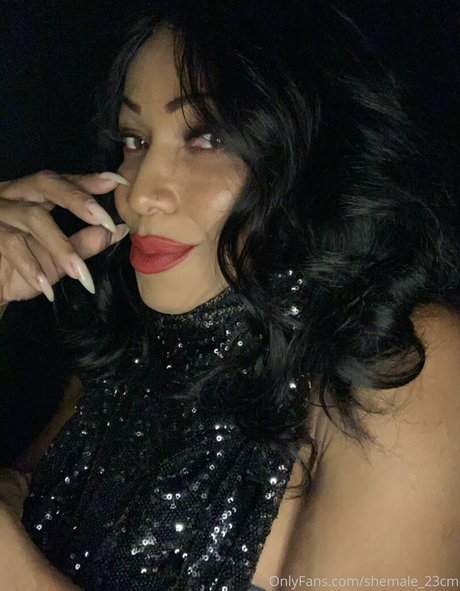 shemale 23cm top model photos