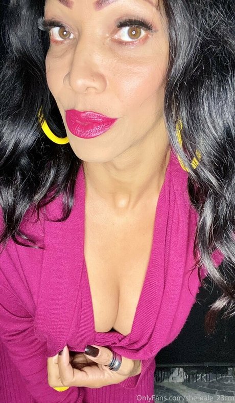 shemale 23cm model exclusive picture