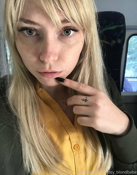 rosy blondbabe sexy model pictures