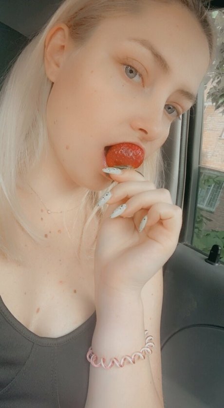 rosy blondbabe nude star img