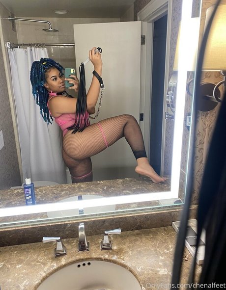 chenalfeet star hot picture
