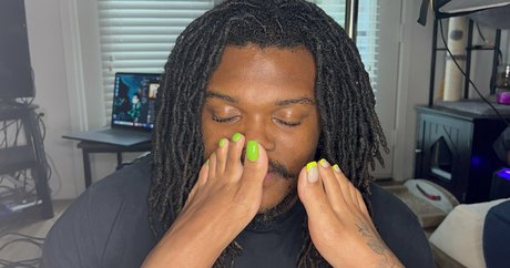 chenalfeet nude model gallery