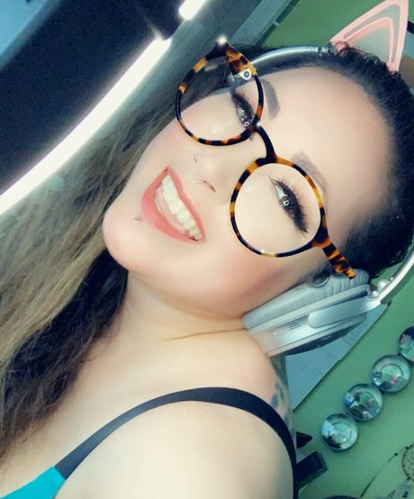 Penelope34J xxx actress archive