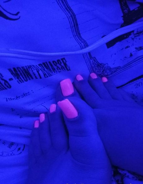 toryfeet perfect actress picture