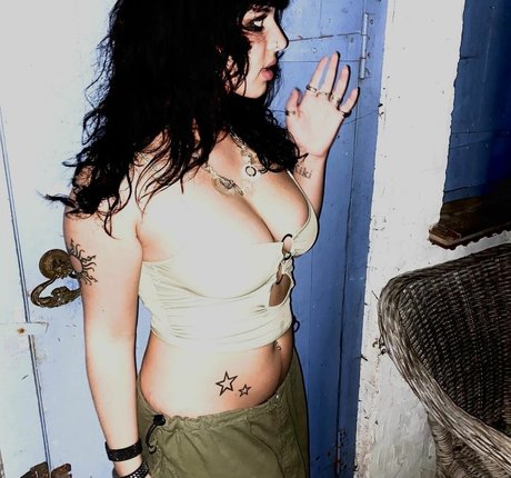 Maddy Adderley pornstar naked picture