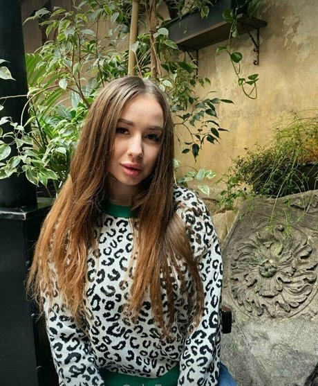 alicee kisss star exclusive img