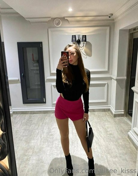 alicee kisss free actress pic