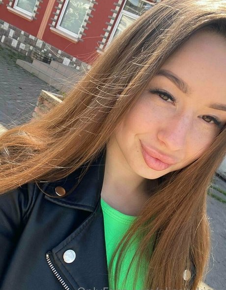 alicee kisss star picture