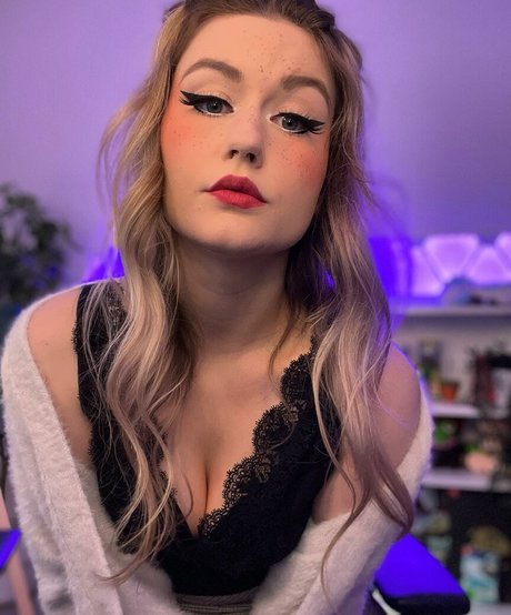 Dodorododo porn actress pics