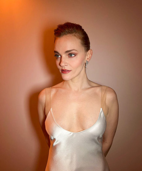 Madeline Brewer star hot photos