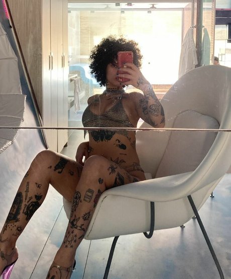 apropriad4mente naked pornstar pic