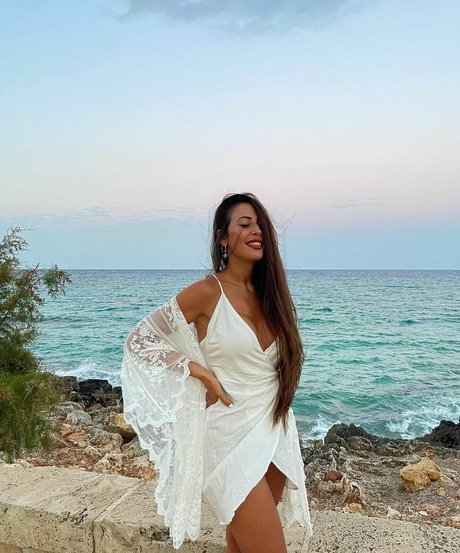 Sara Izquierdo xxx model image