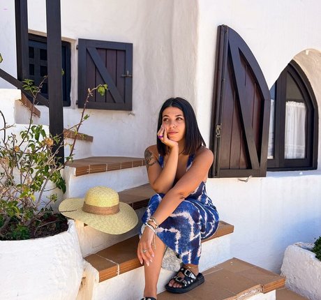 Marta De Lola pornstar nudes photos