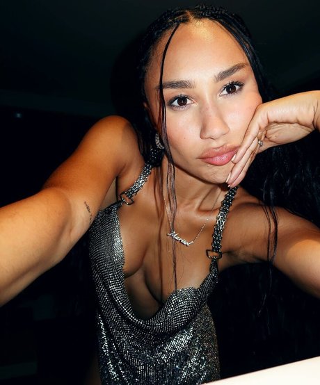 Eva Marisol Gutowski star adult image