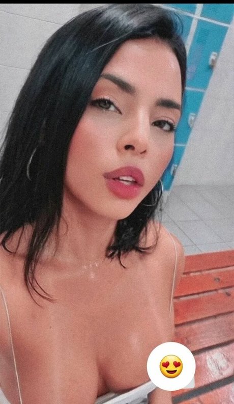 Juju Bellini adult star photo