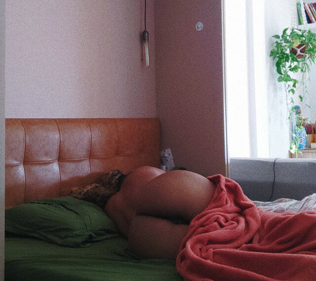 flambs model nude pics