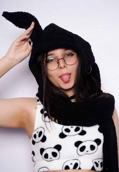 Hellen Duarte star free pic