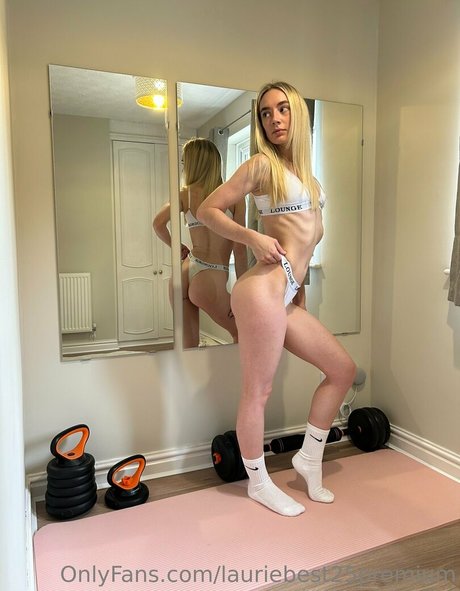 lauriebest nudes model pic