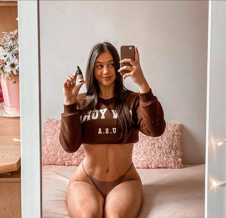 Lucia Mikusova pretty actress pic