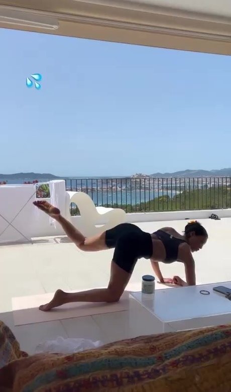 Shirin Olivia hd actress pictures