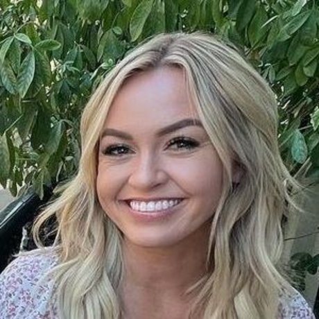 Ashley Freiberg model image