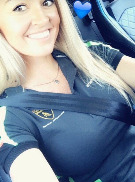 Ashley Freiberg pretty star img