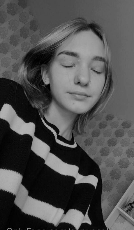 sonyasolanski beautiful star img