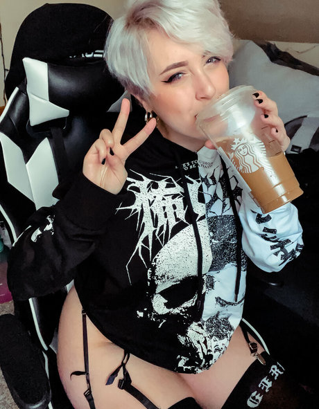 yoemilyreyfree pretty pornstar photos