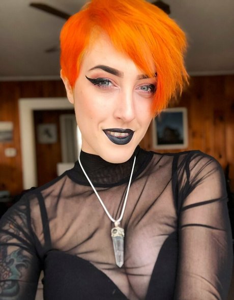 yoemilyreyfree star sexy img