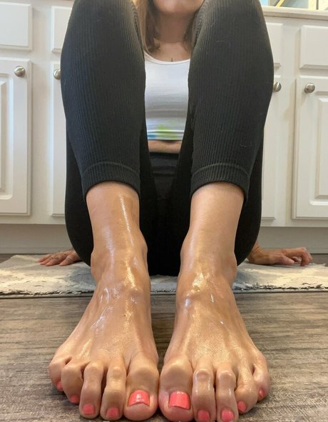 prettyfeet andface model nude pictures