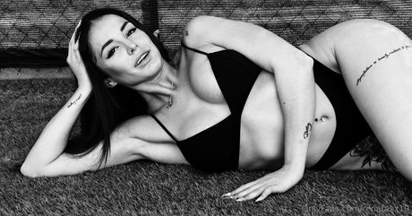 renataxx19 star naked pictures