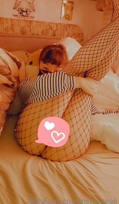 nsfwsteak pornstar naked photo