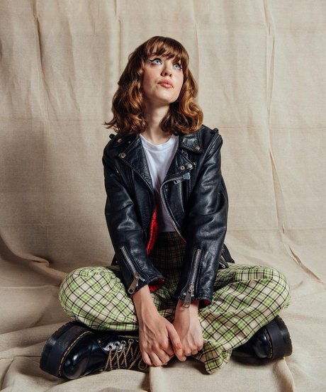 Maisie Peters model hd archive