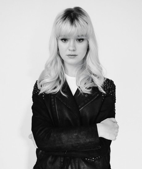 Maisie Peters pretty model images