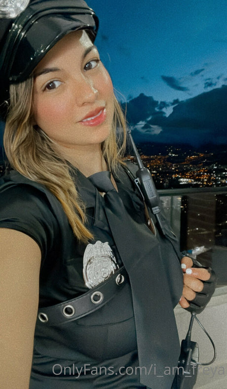 i am freya naked pornstar photos