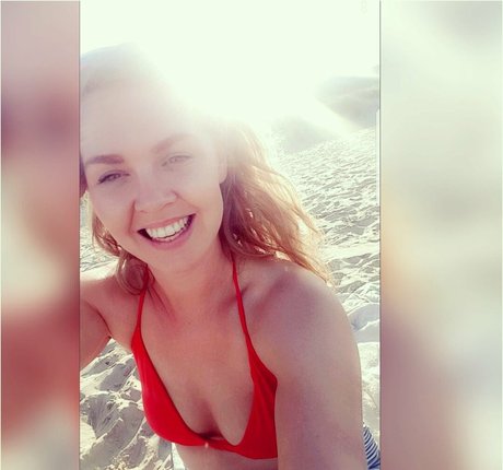 Try Channel pretty model photo