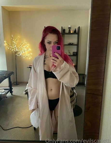 evilscarlett xxx actress img