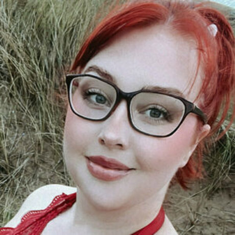 sweetlucyspage pretty pornstar img