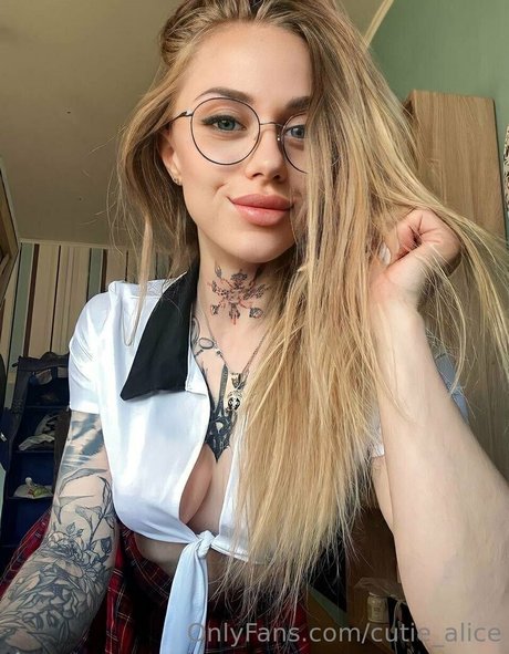 cutie alice model high quality pics