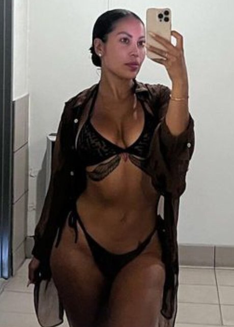 Get Bodied By J xxx model picture