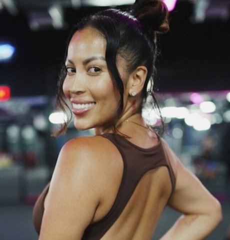 Getbodiedbyj star top picture