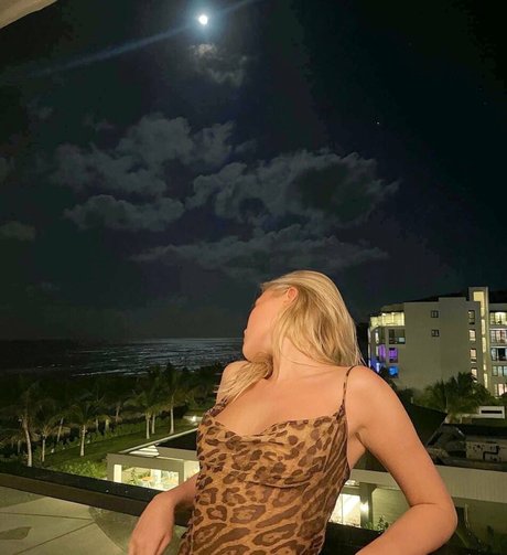 Mimi Slinger nice model photos