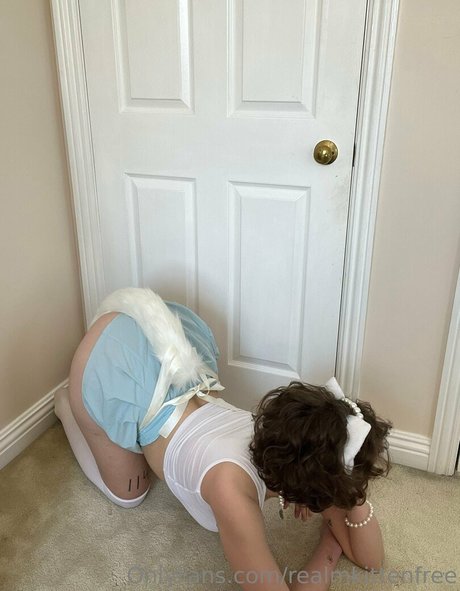 realmkittenfree star top img