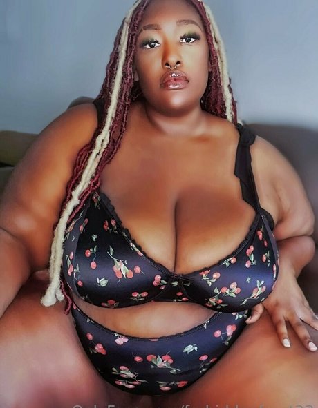 forbiddenfruyt23 nude model pictures