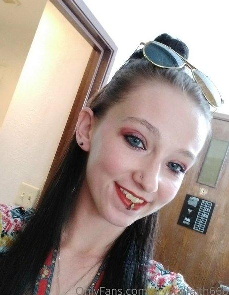 crystalfaith666 beautiful model pic