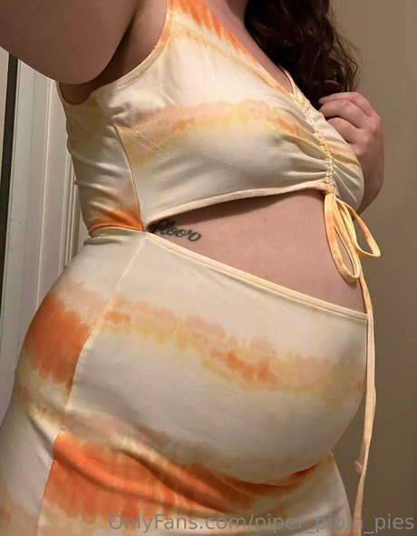 piper pipin pies model naked picture