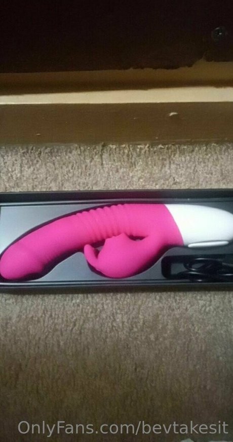 bevtakesit model nudes gallery